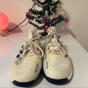MENS TENNIS SHOES! NEVER WORN *ADIZERO*